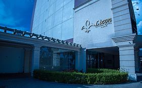 Lizon Curitiba Hotel